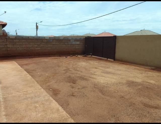 2 BEDROOM PROPERTY TO RENT IN LUFHERENG